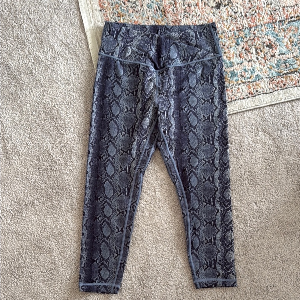 NWOT- Victoria’s Secret On Point Live Workout Leggings